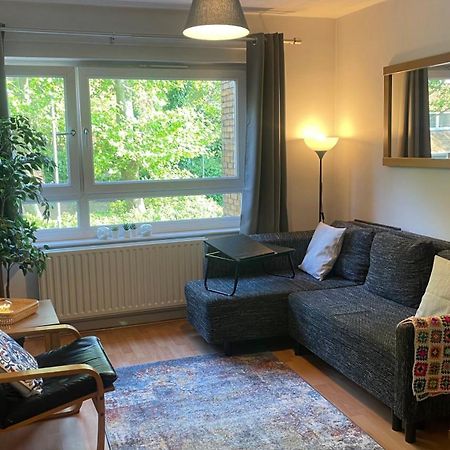 Cosy Flat For 4, Family Friendly, Private Parking, Close To Central Лондон Екстериор снимка