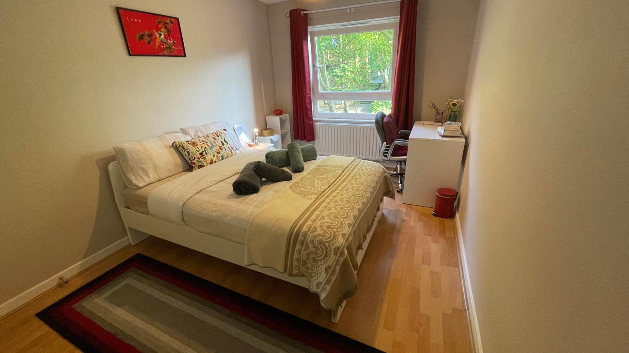 Cosy Flat For 4, Family Friendly, Private Parking, Close To Central Лондон Екстериор снимка